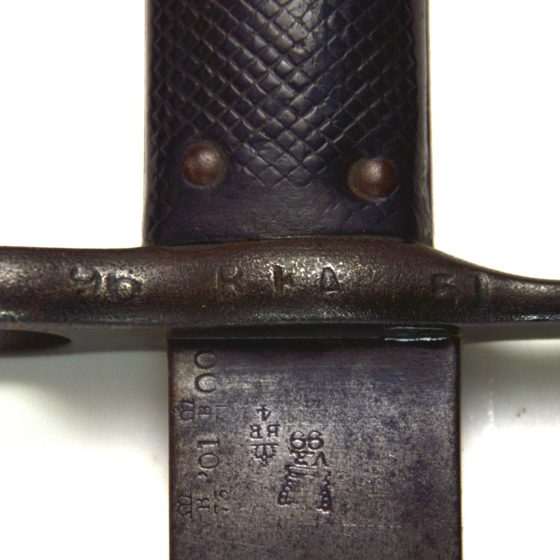 British 1879 Pattern Martini-Henry Artillery Carbine Sawback Bayonet, Made by Winchester, Unit Marked Royal Field Artillery - Image 12