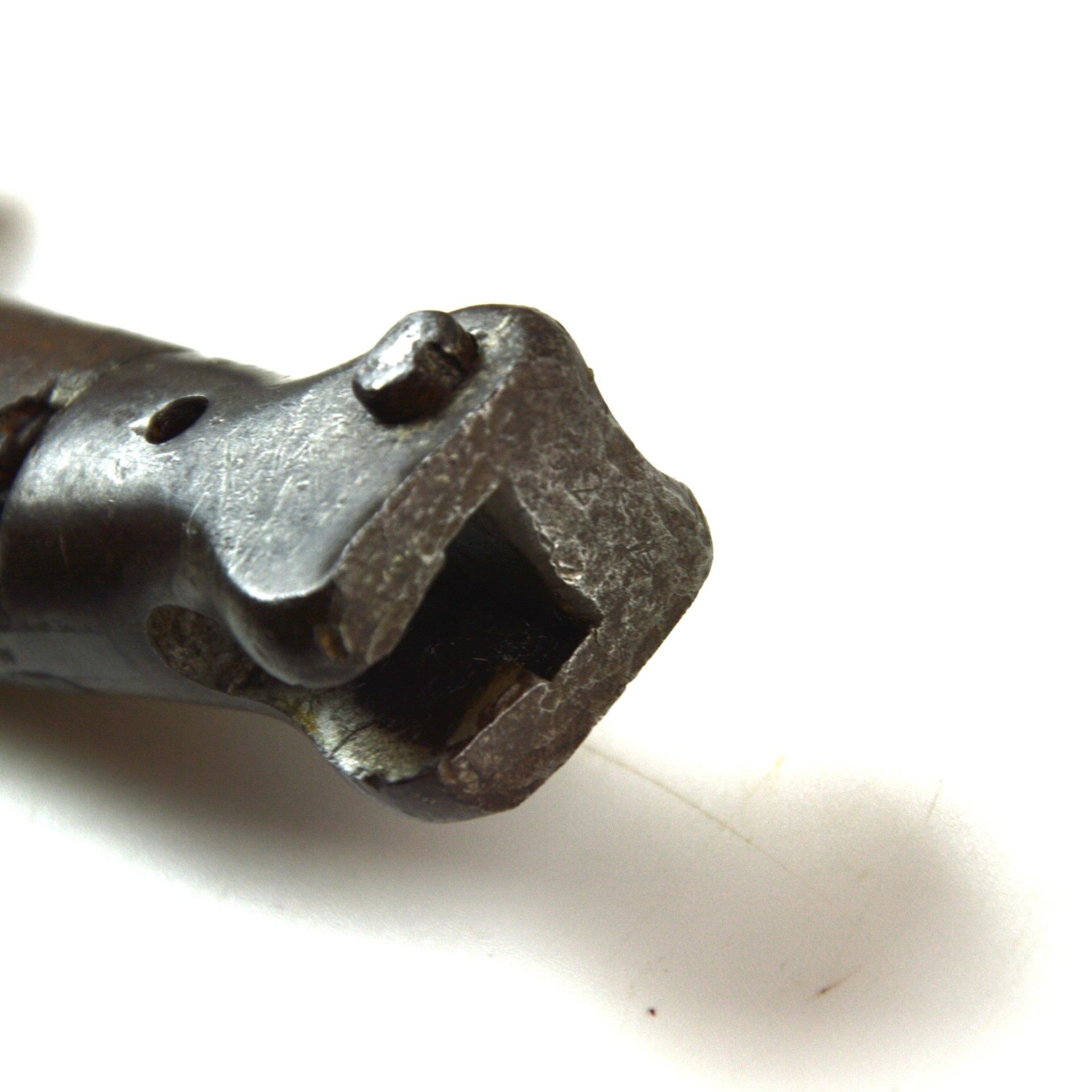 British Private Purchase 1888 Pattern Mk. III, 1st Type Lee-Enfield Bayonet in Scabbard - Image 7