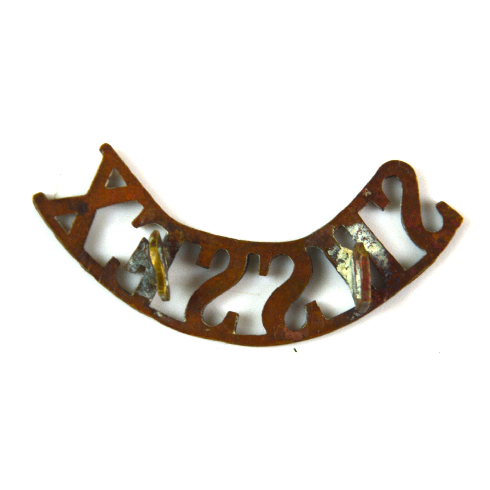 Royal Sussex Regiment (SUSSEX) (c.1881-1902 Pattern) Curved Shoulder Title - Image 2