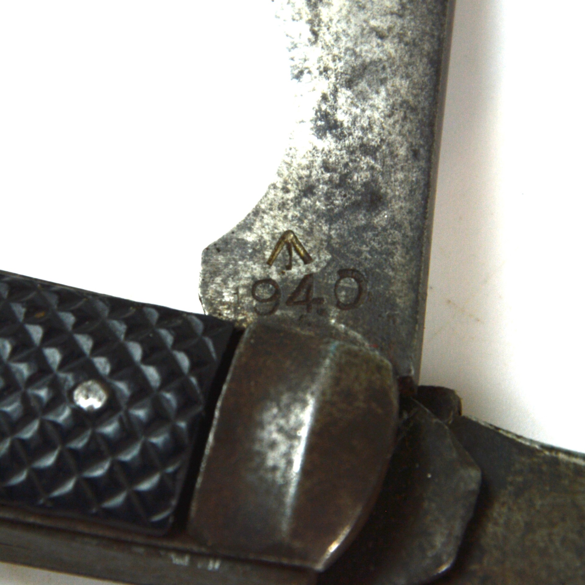 British WWII Army Jack Knife, Manufactured by Davenport Cutlery Company, Dated 1940 - Image 4