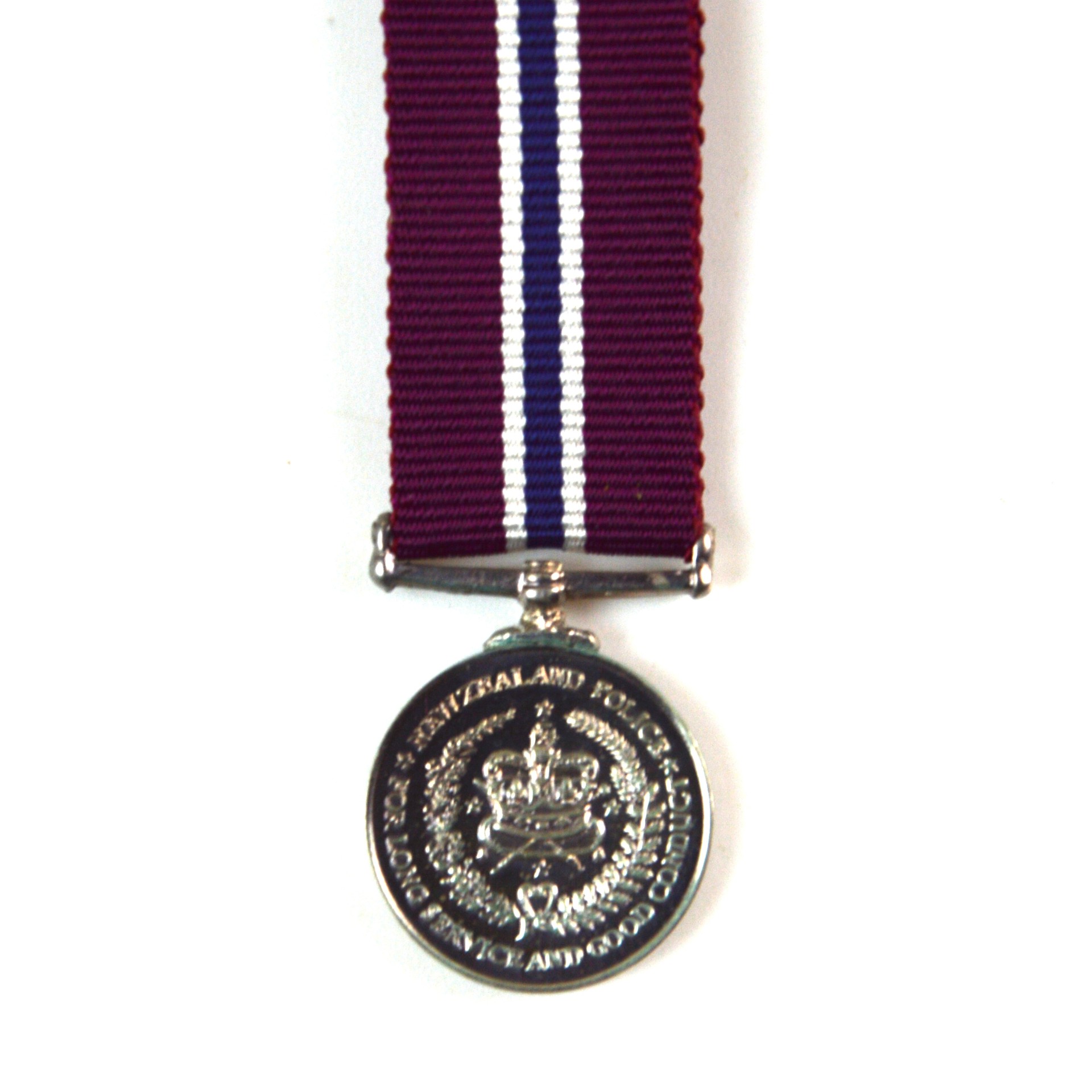New Zealand Police Long Service and Good Conduct Medal, ERII, Miniature - Image 2