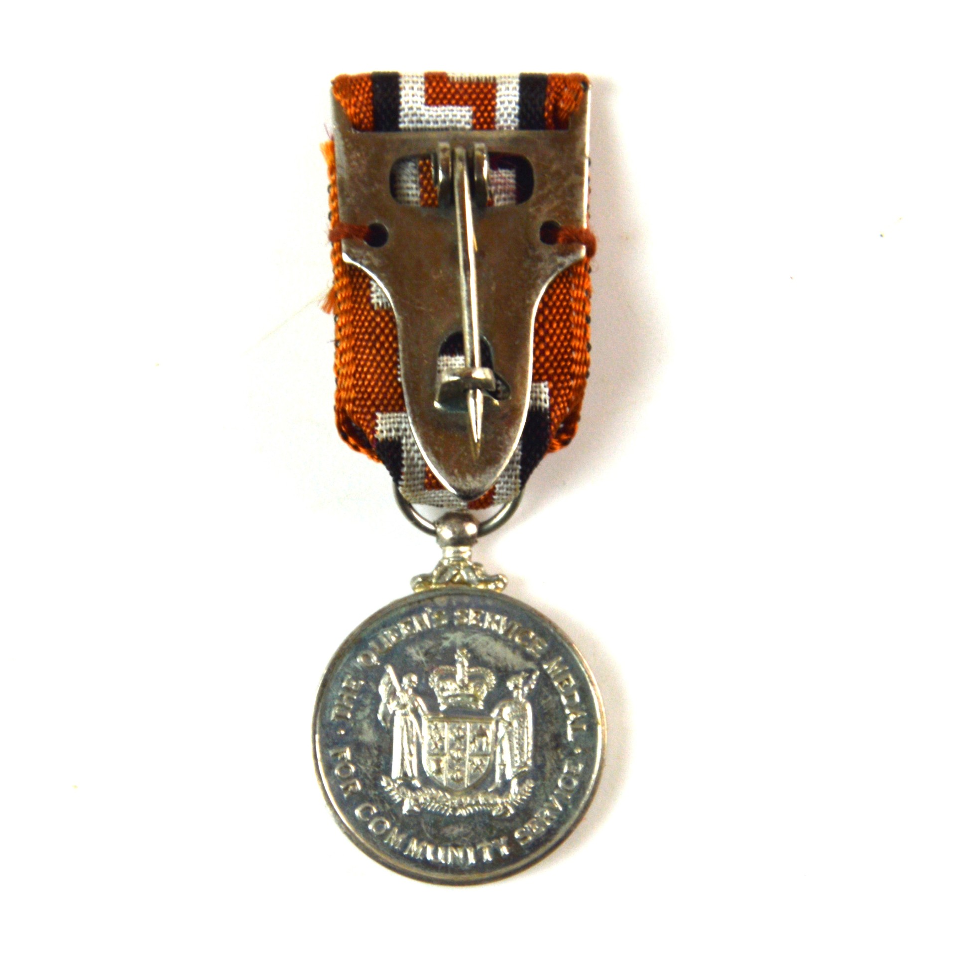 New Zealand Queen's Service Medal for Community Services, ERII (1975-2007 Type), Miniature - Image 2