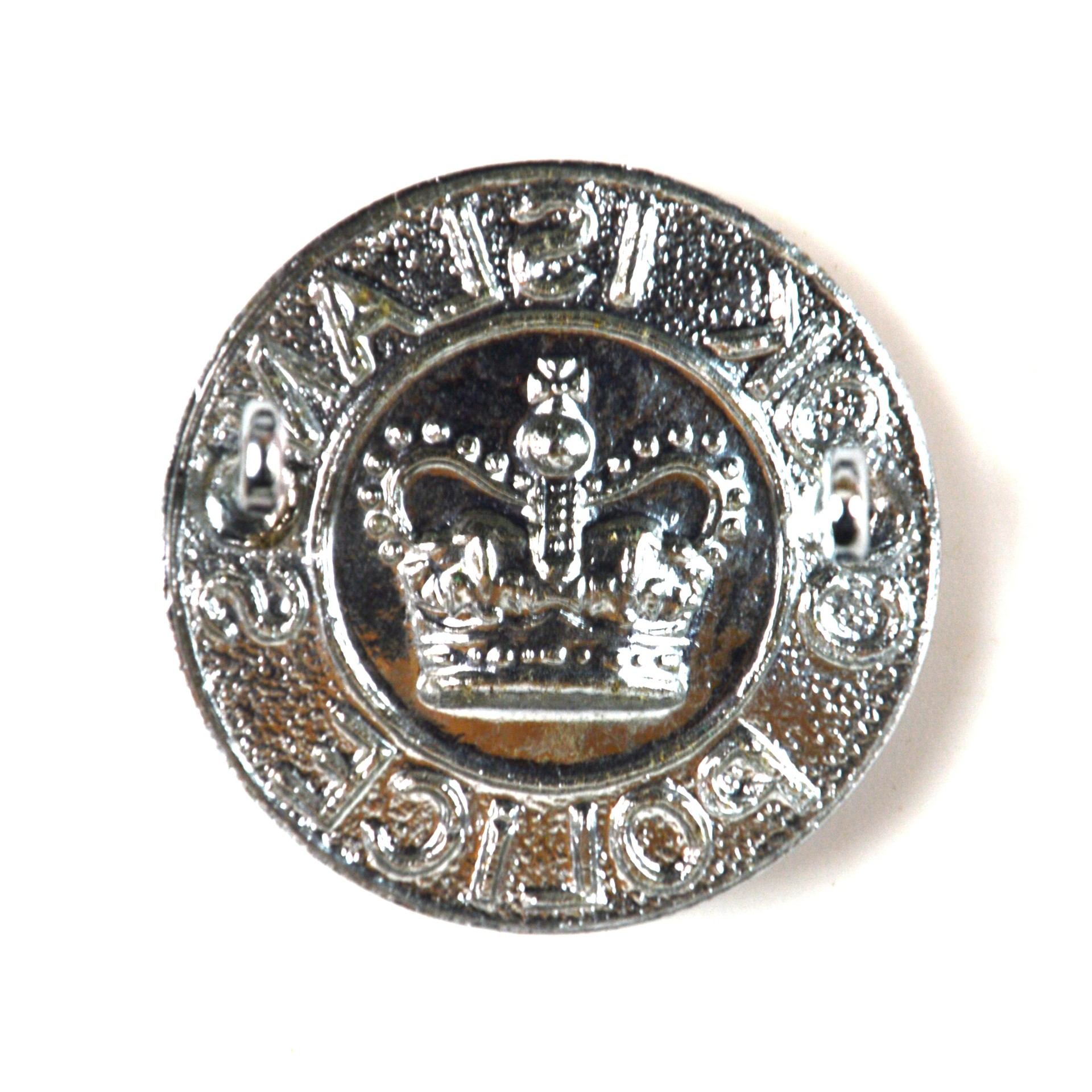 Cook Islands Police Chrome Cap Badge, Queen's Crown - Image 2
