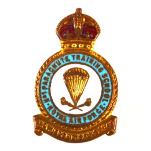 Royal Air Force (RAF) No. 1 Parachute Training School Gilt and Enamel Brooch Badge - WW2 Era